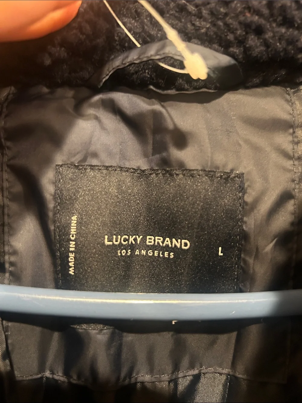 Lucky Brand Men's Navy Puffer Jacket with Black Shoulder Panels large new wi tag - Picture 2 of 8